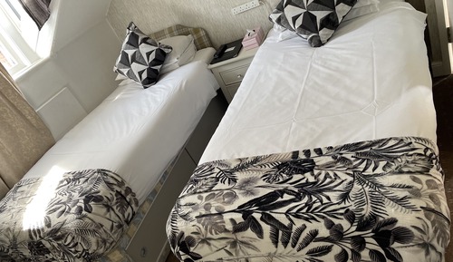 Twin Room, Shared Bathroom