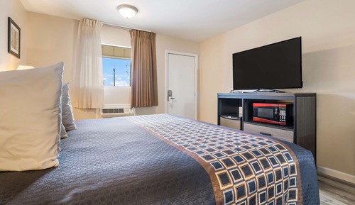 Room, 1 King Bed, Non Smoking