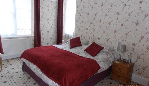 Suite, Ensuite (Superking-River view)