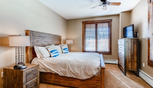 Condo, 2 Bedrooms