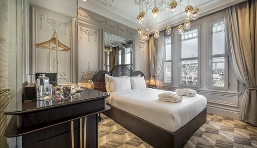 Deluxe Double Room, Partial Sea View