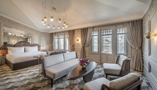 Romantic Penthouse Suite