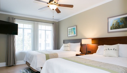 Downtown 2 Queen Beds with Kitchenette