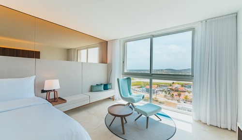 Suite, Non Smoking (2 King & 2 Single Beds, Island View)
