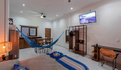 Deluxe Studio