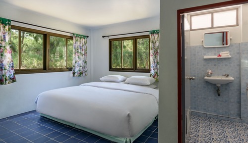 Beach House, 2 Bedrooms, Beachside