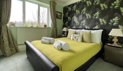 Double Room, Ensuite (River View)