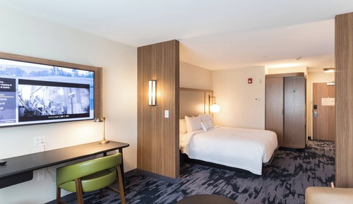 Suite, 1 Bedroom, River View (Mobility Accessible, Tub)