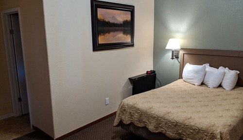 Standard Room, 1 Queen Bed, Non Smoking (Single-Queen Express)