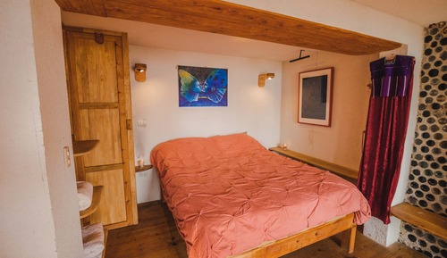 Romantic Studio Suite, 1 Queen Bed, Garden View, Lakeside