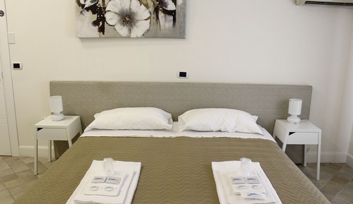 Luxury Triple Room, City View