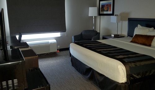 Standard Room, 1 King Bed, Accessible, Non Smoking