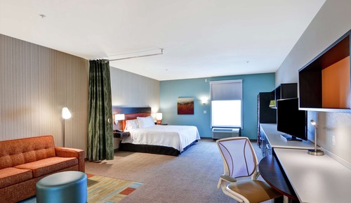 Studio, 1 King Bed, Accessible, Bathtub