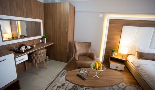 Royal Double Room, 1 King Bed, Smoking, City View