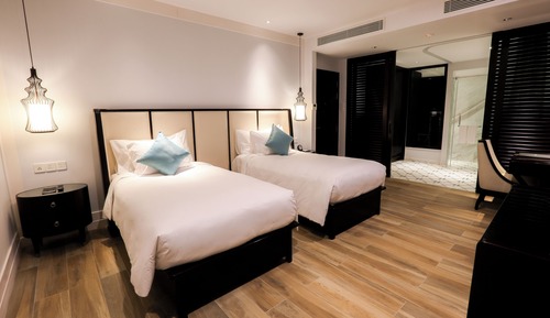 Deluxe, Twin Bed, Golf View with Bathtub