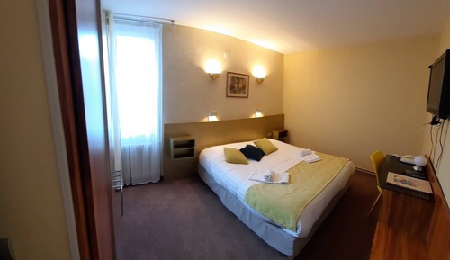 Double Room, Queen Bed