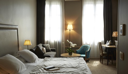 Family Room, 1 King Bed, Non Smoking (with Sofabed)