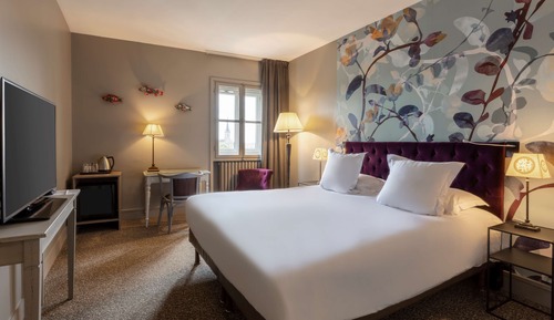 Deluxe Room, 1 King Bed, River View (Twin bed on request)