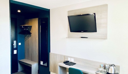 Standard Room, 1 Queen Bed, Non Smoking, Bathtub