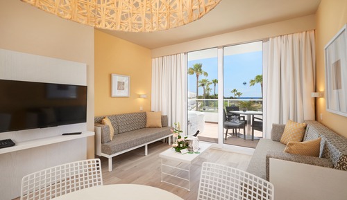 Superior Apartment, 1 Bedroom, Jetted Tub, Pool View (Select)