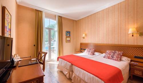 Superior Double Room (2 Adults + 1 Child)
