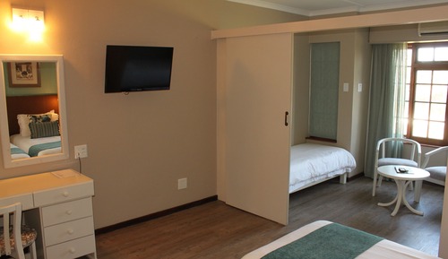 Deluxe Family Quad King Room