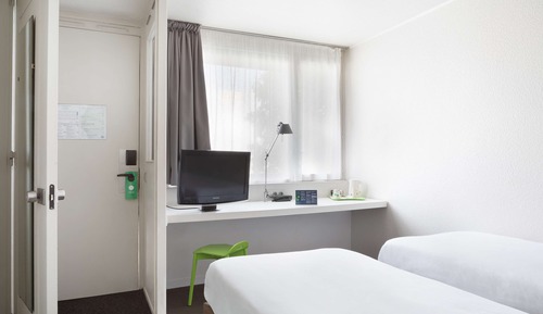 Next Generation, Room, 2 Twin Beds