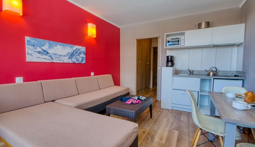 Family Studio, Balcony