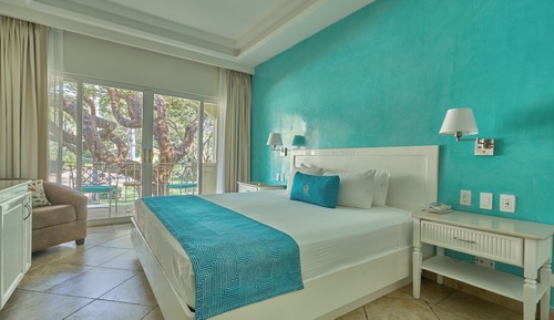 Family Pool View King Bed