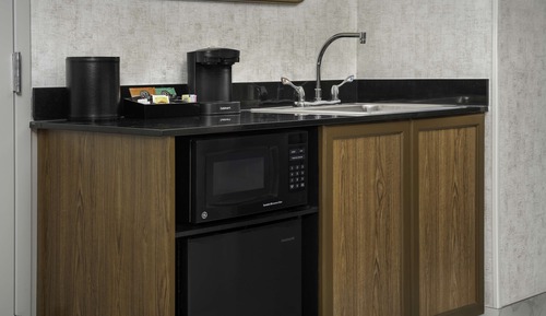 Suite, 2 Queen Beds, Accessible, Bathtub (Mobility & Hearing)