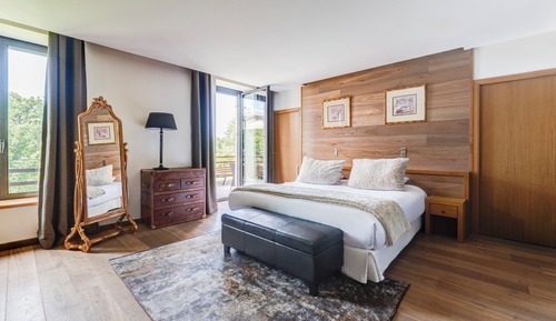 Suite Luxe Vue Montagnes à la Maison des Ecureuils (annexe a 300m du Chateau)