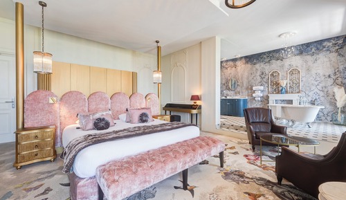 Signature Junior Suite Mountain View in the Castle