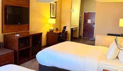 Room, Multiple Beds, Mobility Accessible, Non Smoking (Bathtub w/Grab Bars)