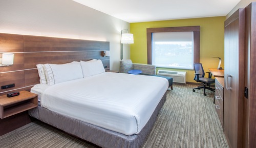 Suite, 1 King Bed, Accessible (Mobility, Accessible Tub)