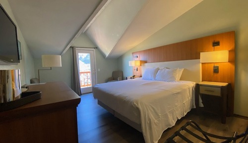 Deluxe Room, 1 King Bed, Balcony