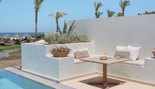 Amirandes VIP 2-Bedroom Suite, Gym & Private Pool with Garden View