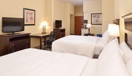 Suite, 2 Queen Beds (Addl Living Area Minifridge)