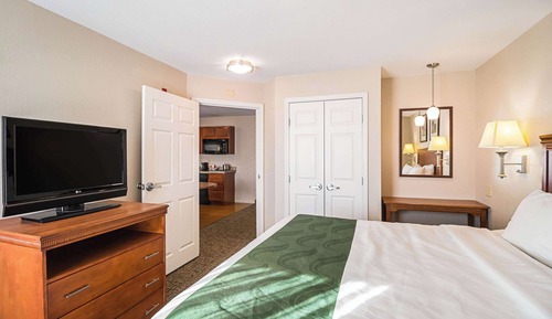 Suite, 1 King Bed, Accessible, Non Smoking