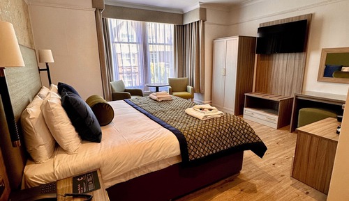 Deluxe Suite