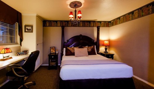 Suite, 1 King Bed