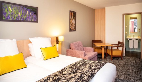 Family Room, 1 Queen Bed, Non Smoking