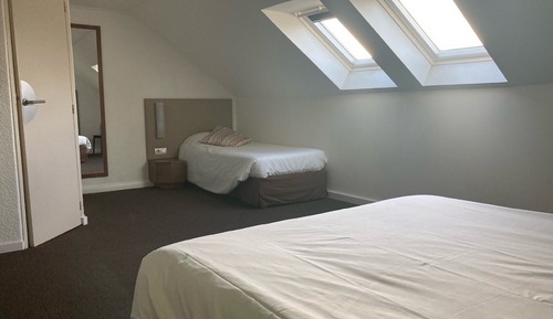 Room, Multiple Beds