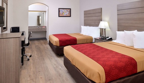 Standard Room, 2 Queen Beds, Smoking