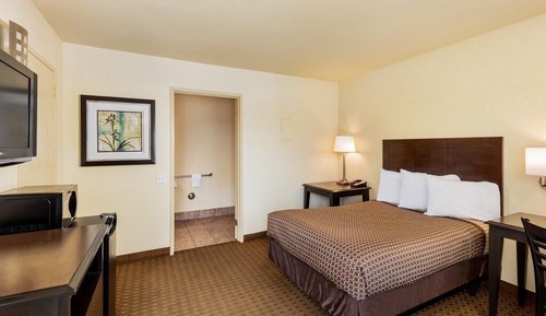Room, 1 Queen Bed, Accessible