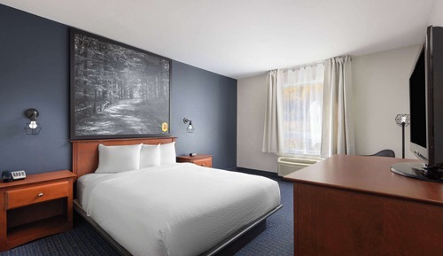 Suite, Non Smoking (1 Queen with Bunk Beds)
