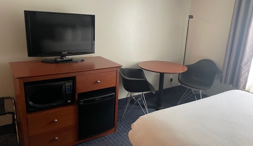 Standard Room, 1 Queen Bed, Accessible