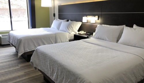 Suite, 2 Queen Beds (Living Area)