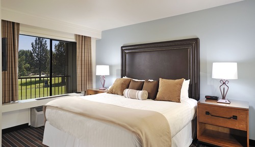 Double Room, 2 Queen Beds, Golf View