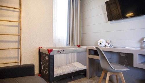 Junior Suite, Partial Sea View