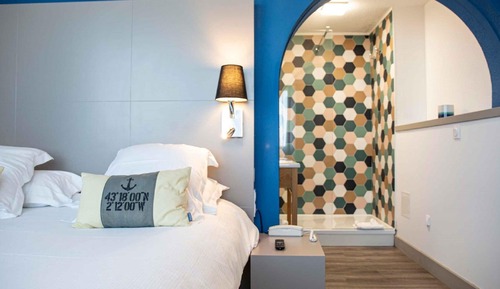 Comfort Room, Sea side